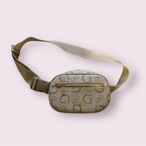 REAL GUESS FANNY PACK